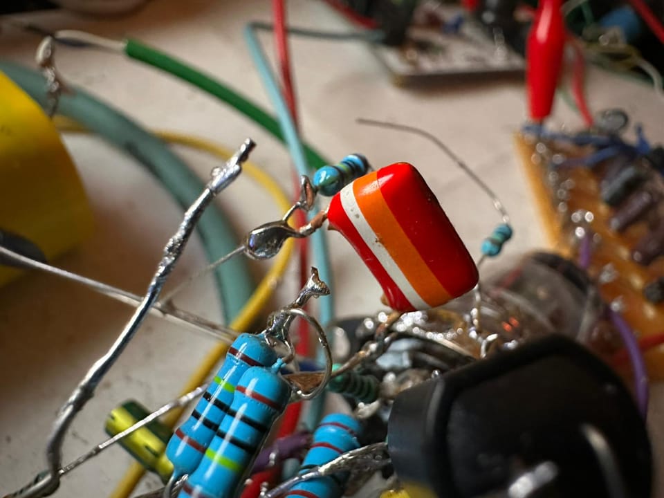 XTC-83 'Clean Guitar' Tube Preamp + Tube tremolo schematic